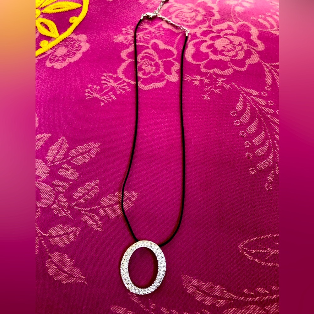 Swarovski pendant with Swan Snap detail
